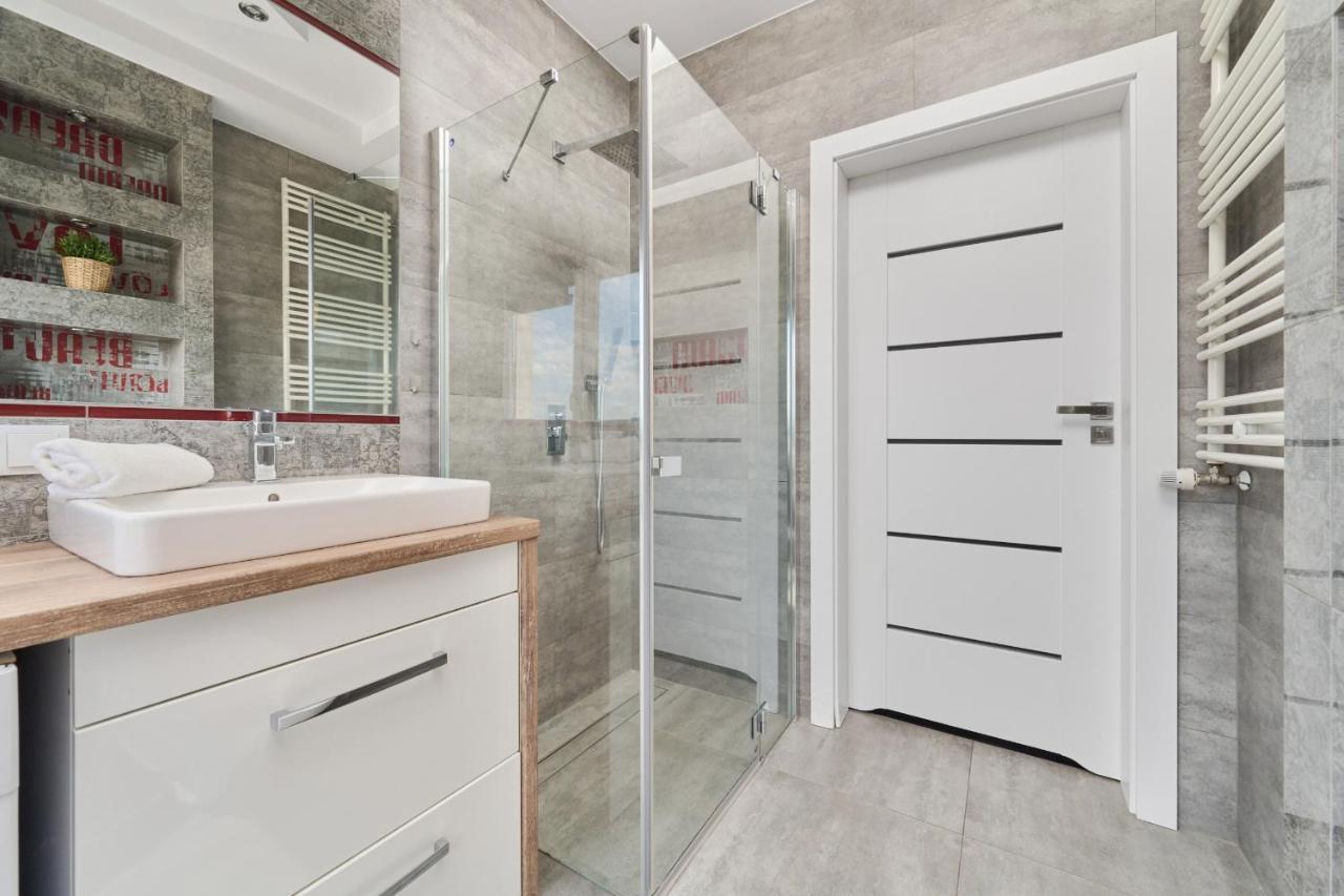 Stylish Kosciuszki Apartaments Near The Market Square With Free Garage Wroclaw By Noclegi Renters 外观 照片