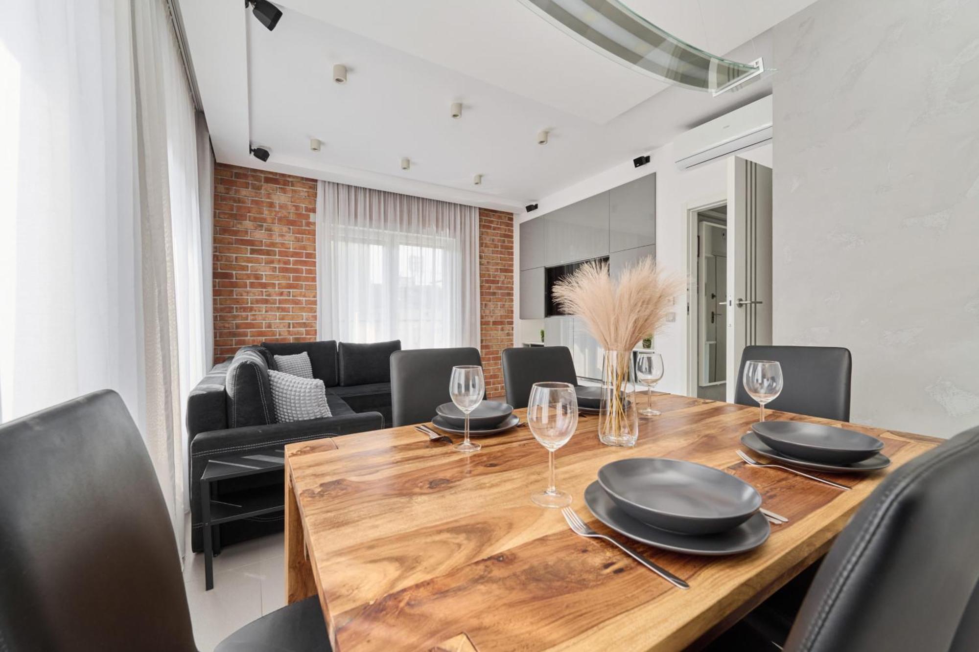 Stylish Kosciuszki Apartaments Near The Market Square With Free Garage Wroclaw By Noclegi Renters 外观 照片