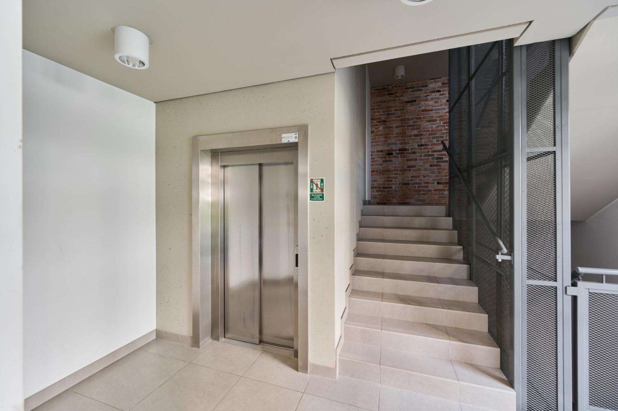 Stylish Kosciuszki Apartaments Near The Market Square With Free Garage Wroclaw By Noclegi Renters 外观 照片