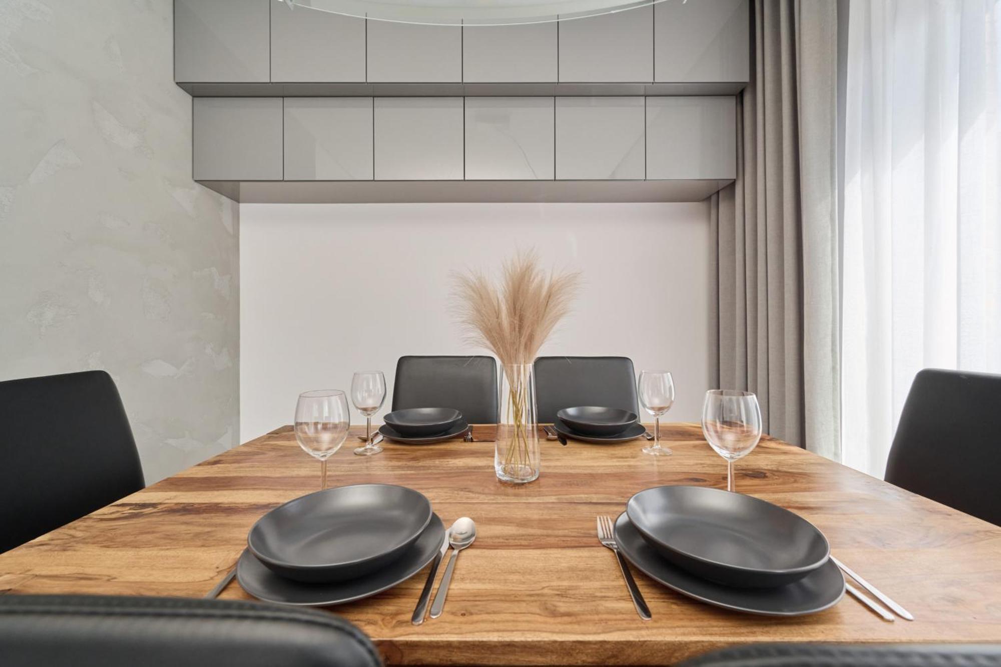 Stylish Kosciuszki Apartaments Near The Market Square With Free Garage Wroclaw By Noclegi Renters 外观 照片