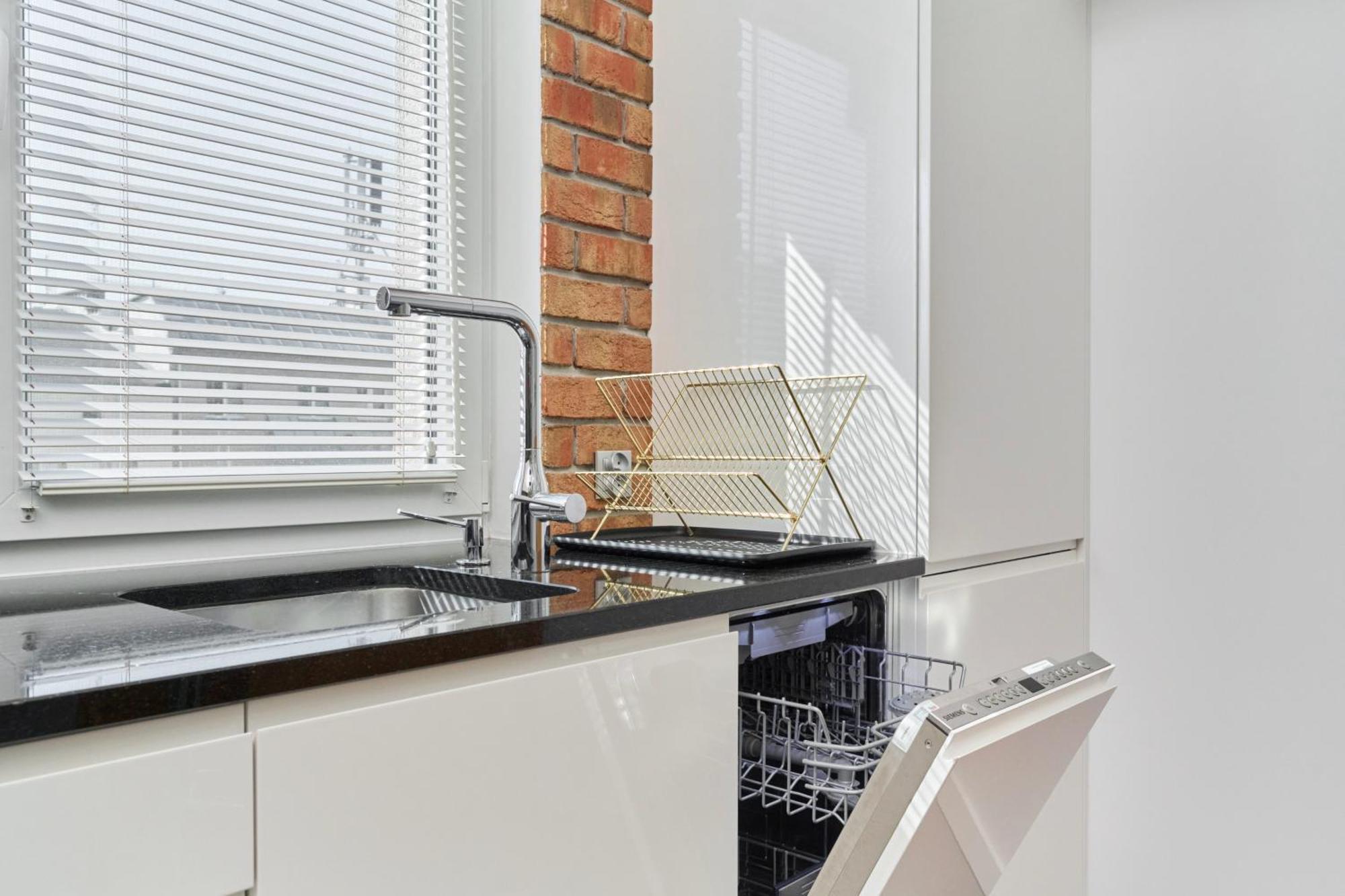 Stylish Kosciuszki Apartaments Near The Market Square With Free Garage Wroclaw By Noclegi Renters 外观 照片